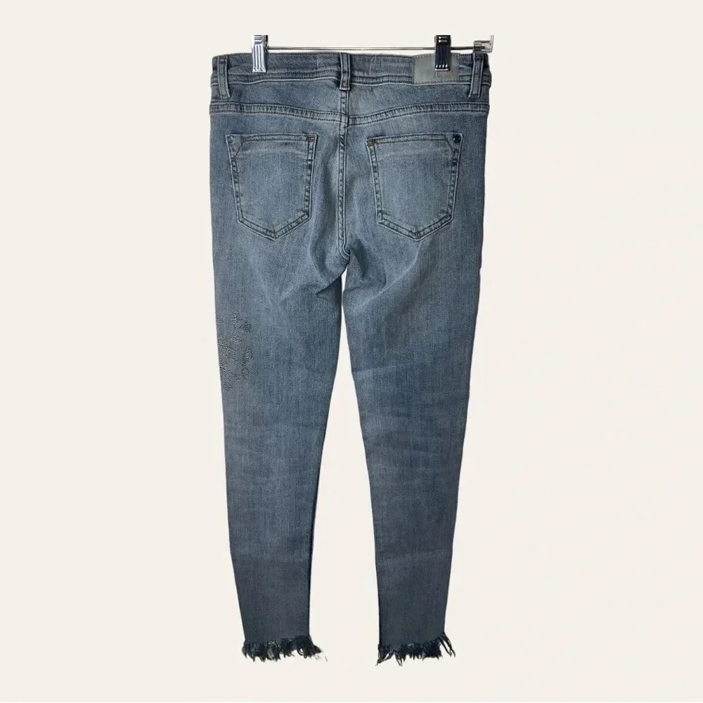 1063. ZARA‎ SKINNY SHARK BITE BOTTOMS DENIM JEANS SIZE 2